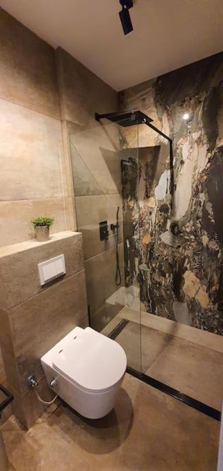 Floral Inn พริสตีนา ภายนอก รูปภาพ